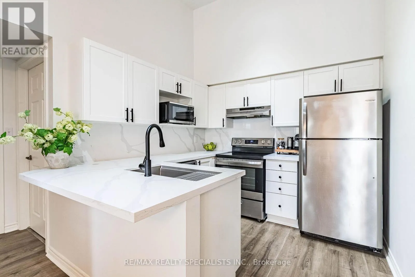 406 - 1480 BISHOPS GATE