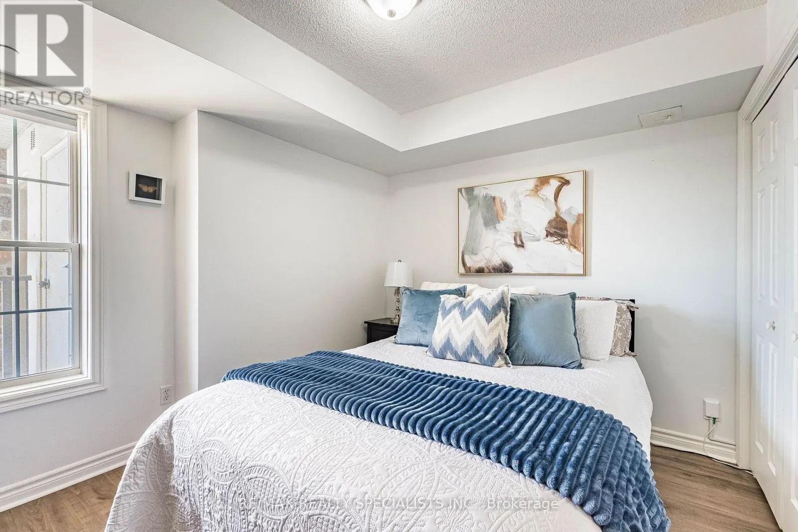 406 - 1480 BISHOPS GATE