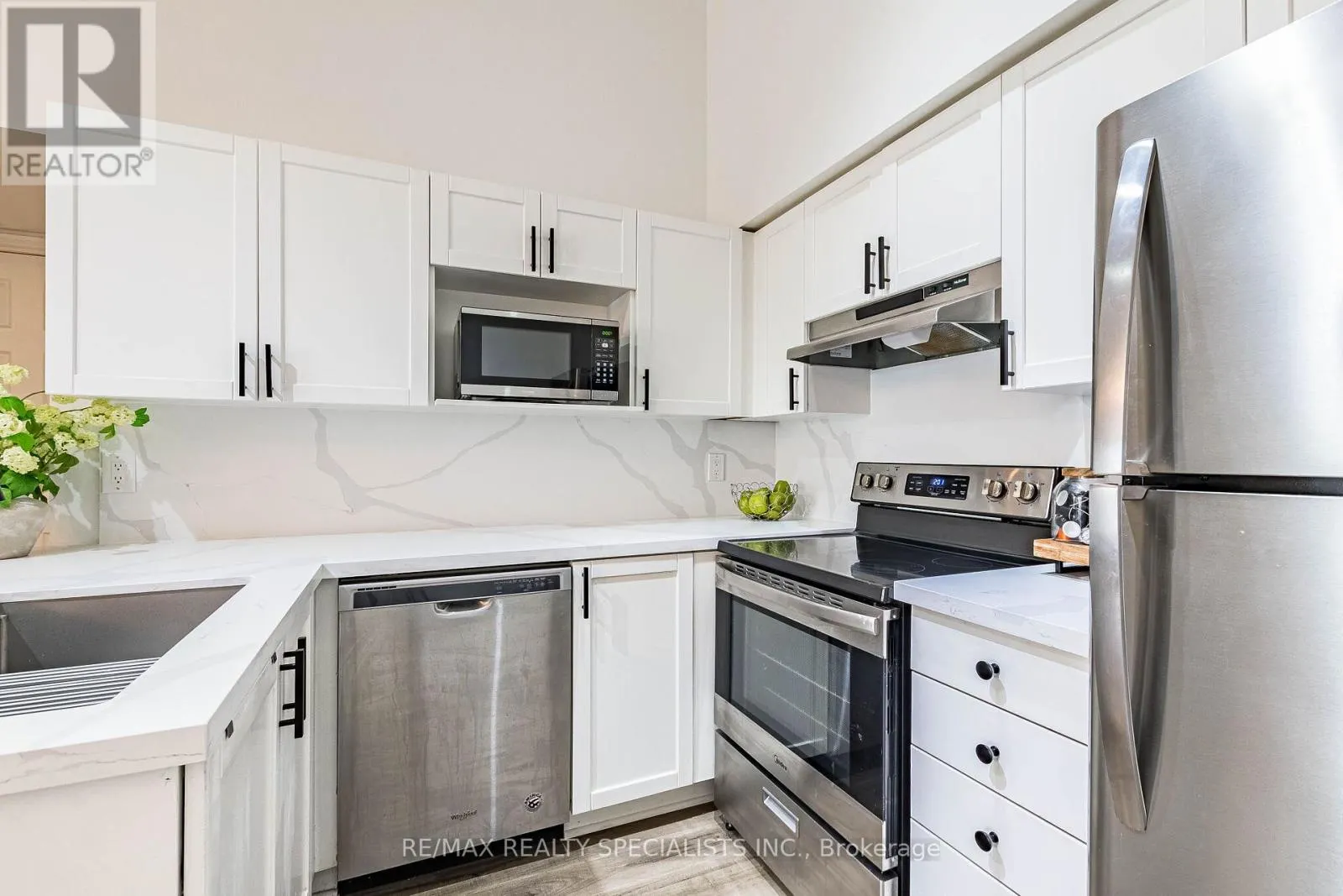 406 - 1480 BISHOPS GATE