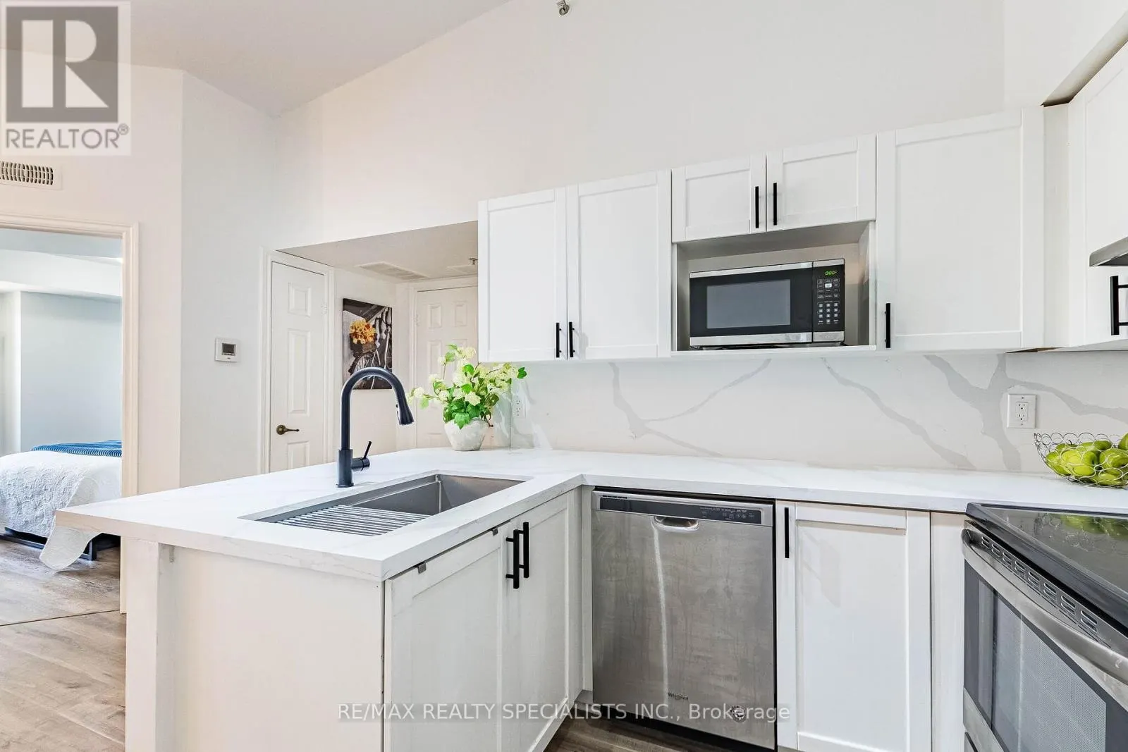406 - 1480 BISHOPS GATE