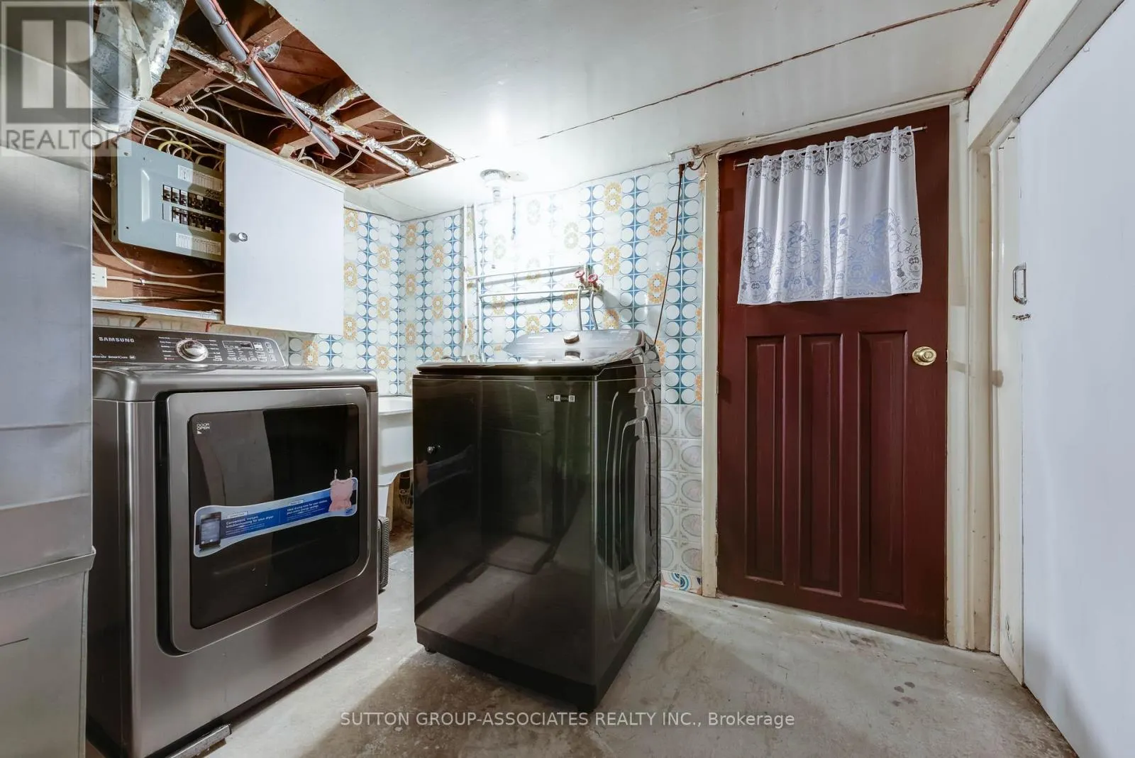 26 LIVINGSTONE AVENUE