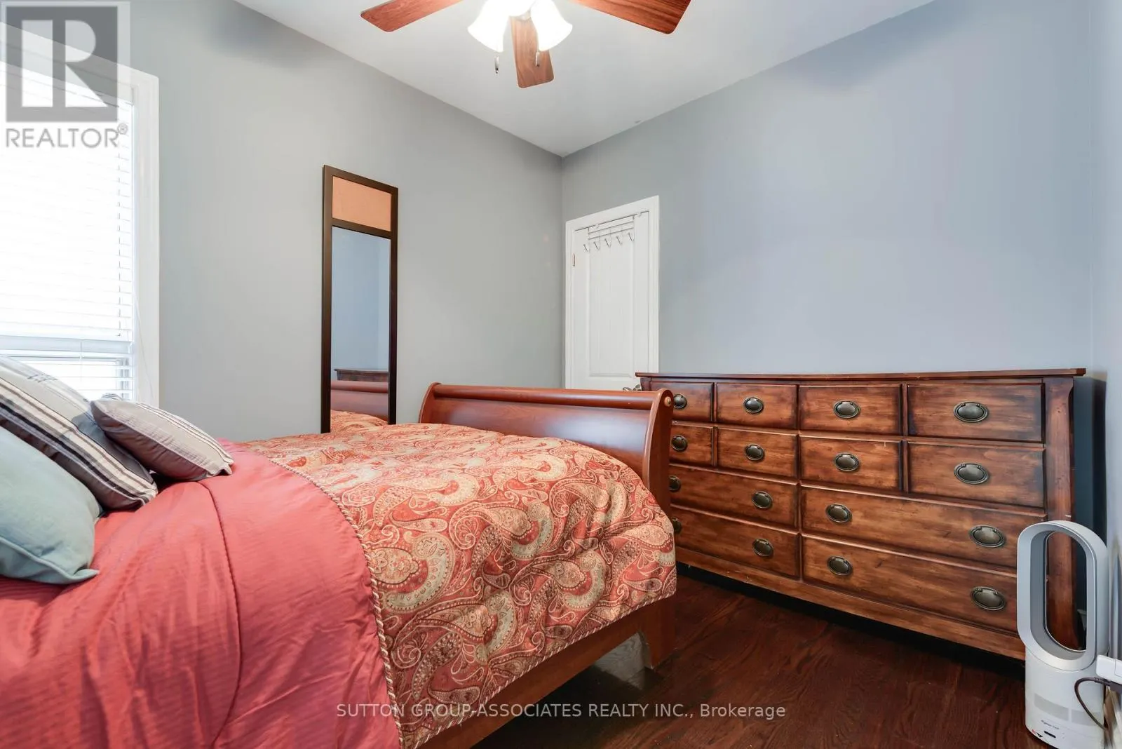 26 LIVINGSTONE AVENUE