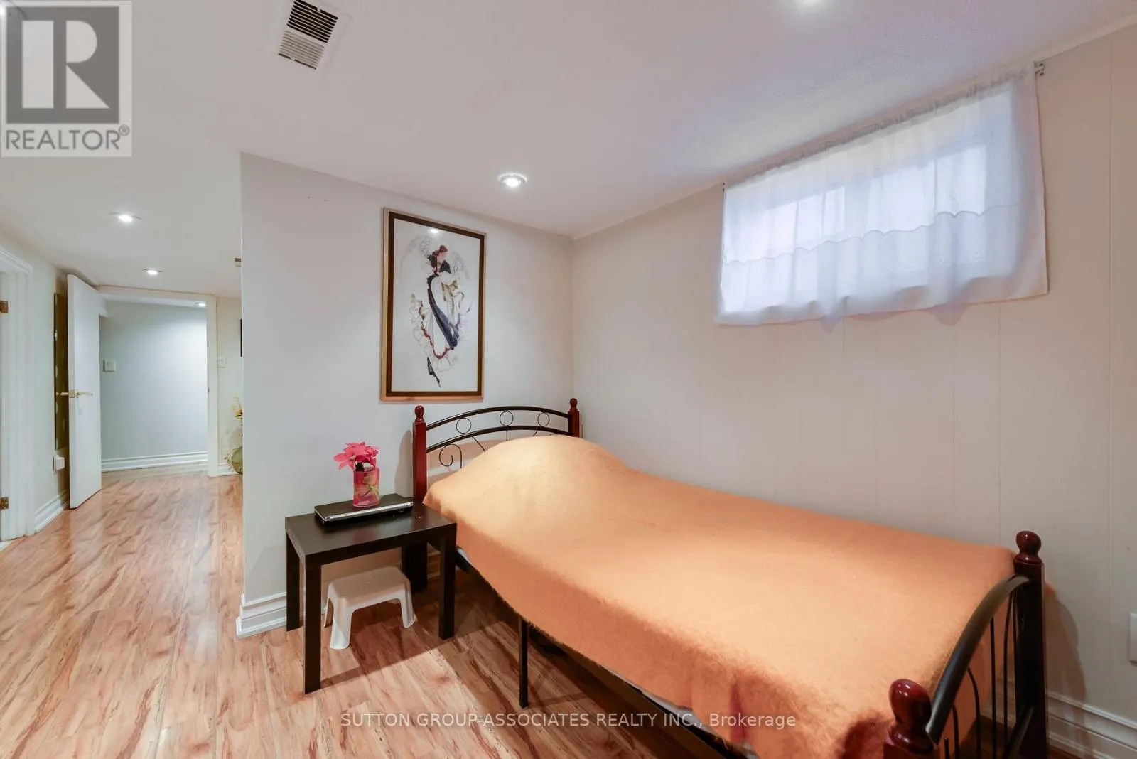 26 LIVINGSTONE AVENUE