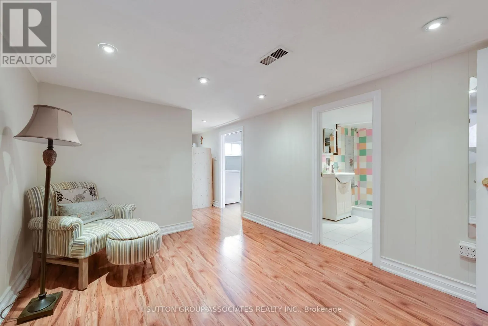 26 LIVINGSTONE AVENUE