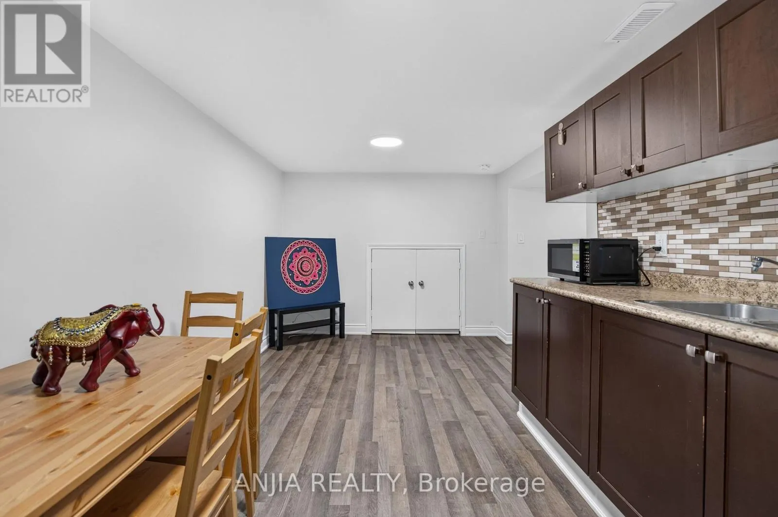 298 BARTLEY BULL PARKWAY