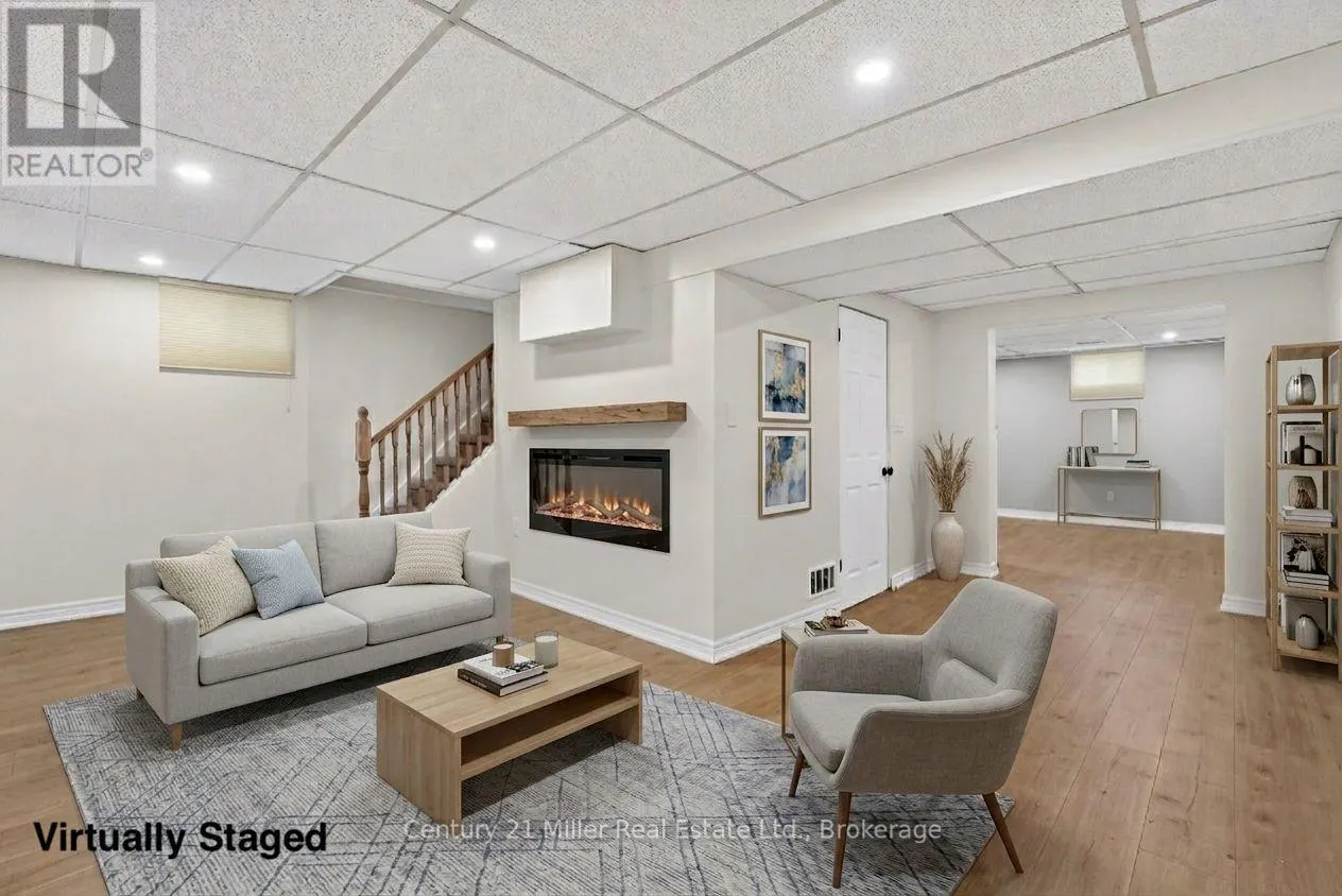 2451 MALCOLM CRESCENT