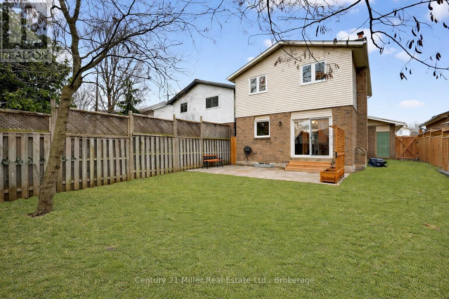 2451 MALCOLM CRESCENT
