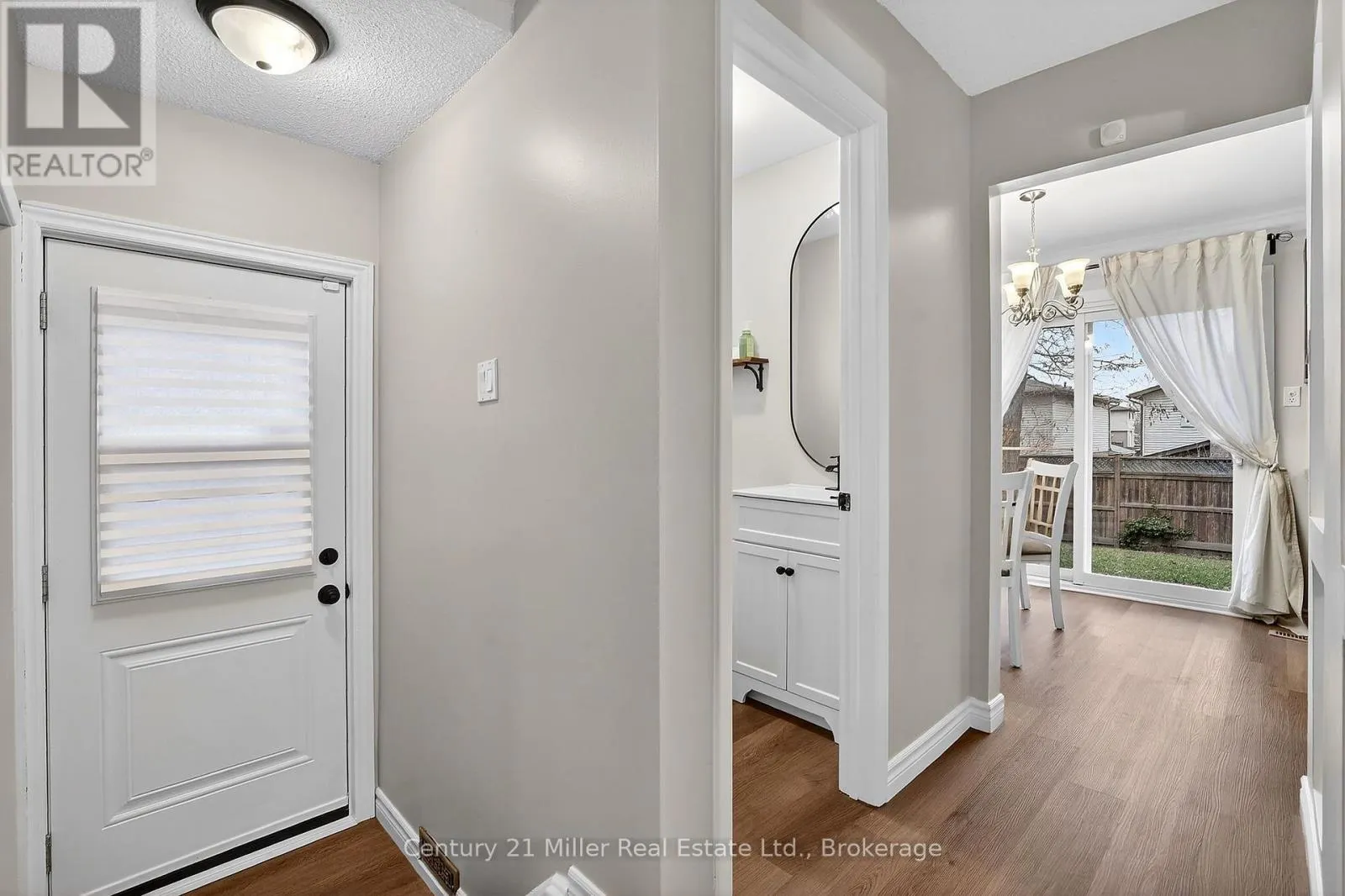 2451 MALCOLM CRESCENT