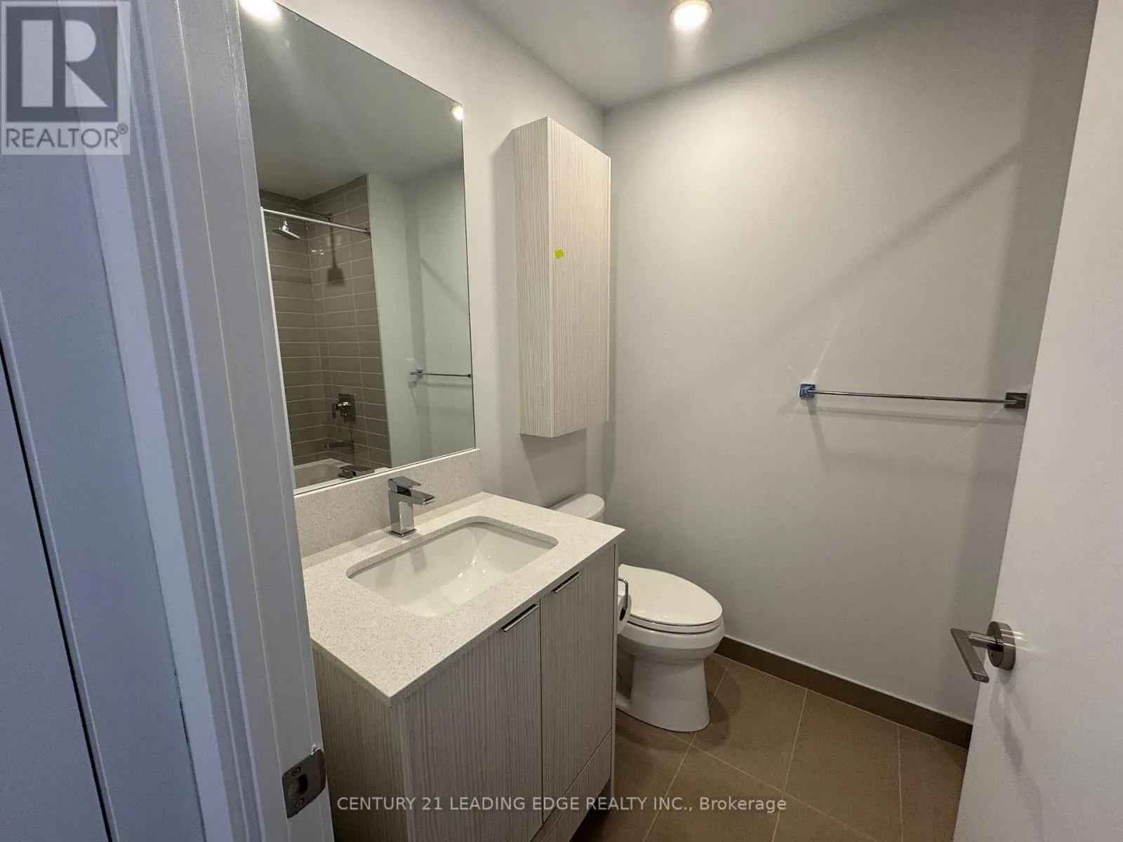 2202 - 430 SQUARE ONE DRIVE