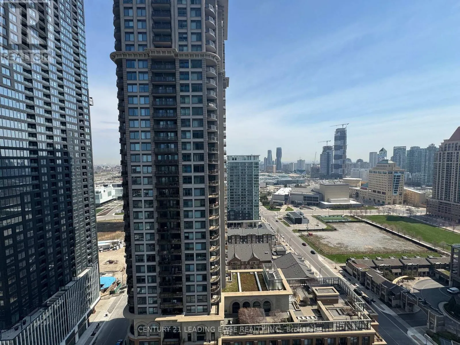 2202 - 430 SQUARE ONE DRIVE