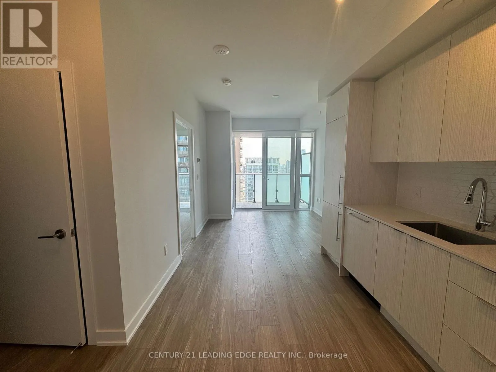2202 - 430 SQUARE ONE DRIVE