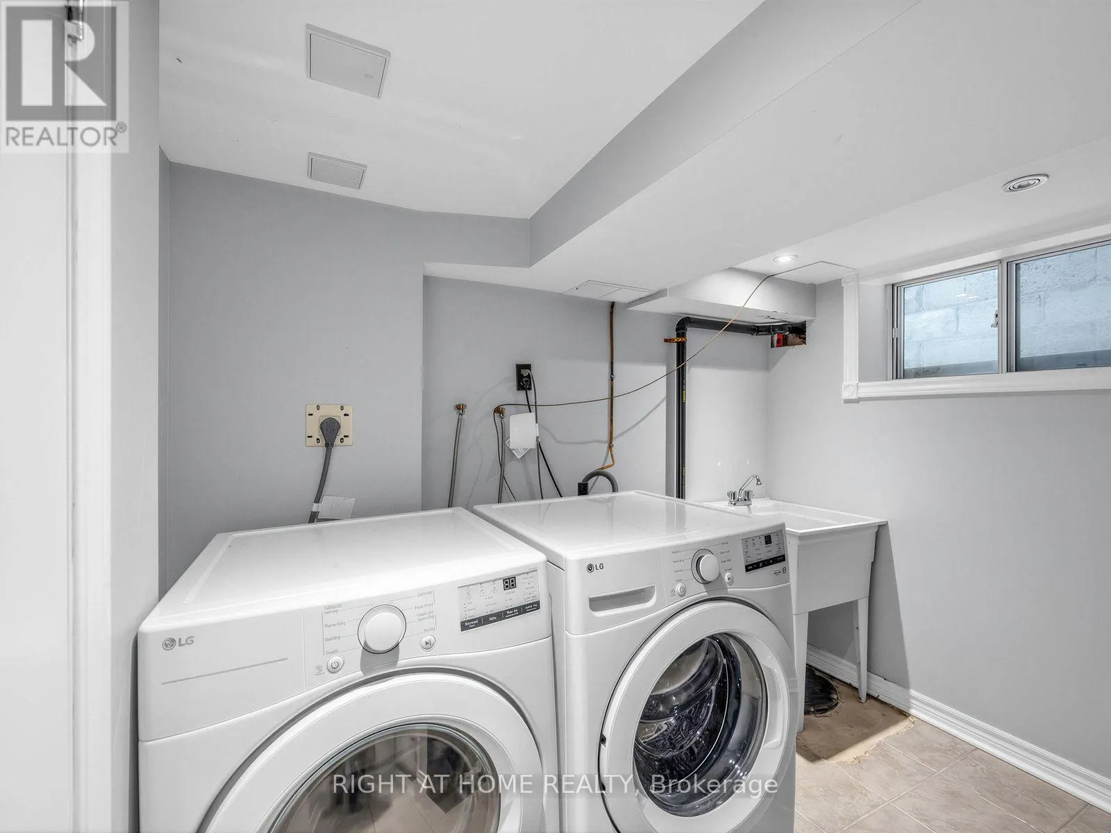 81 SILVERTHORN AVENUE