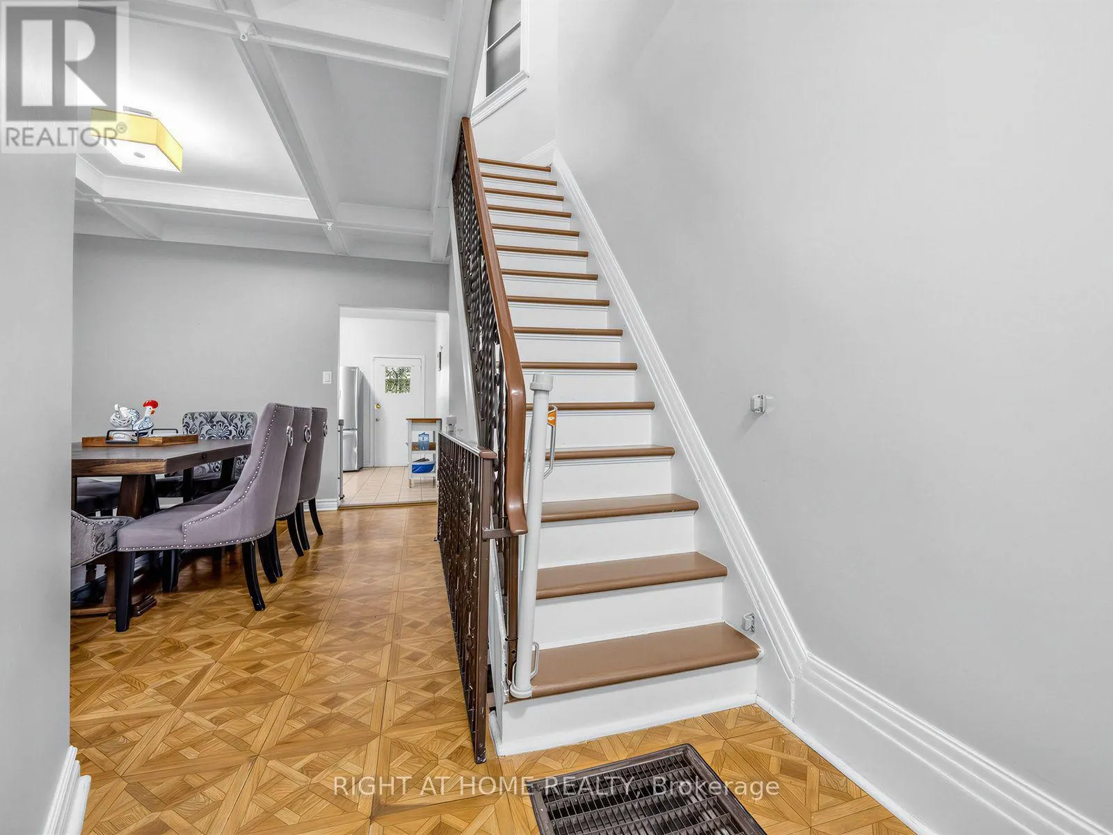 81 SILVERTHORN AVENUE
