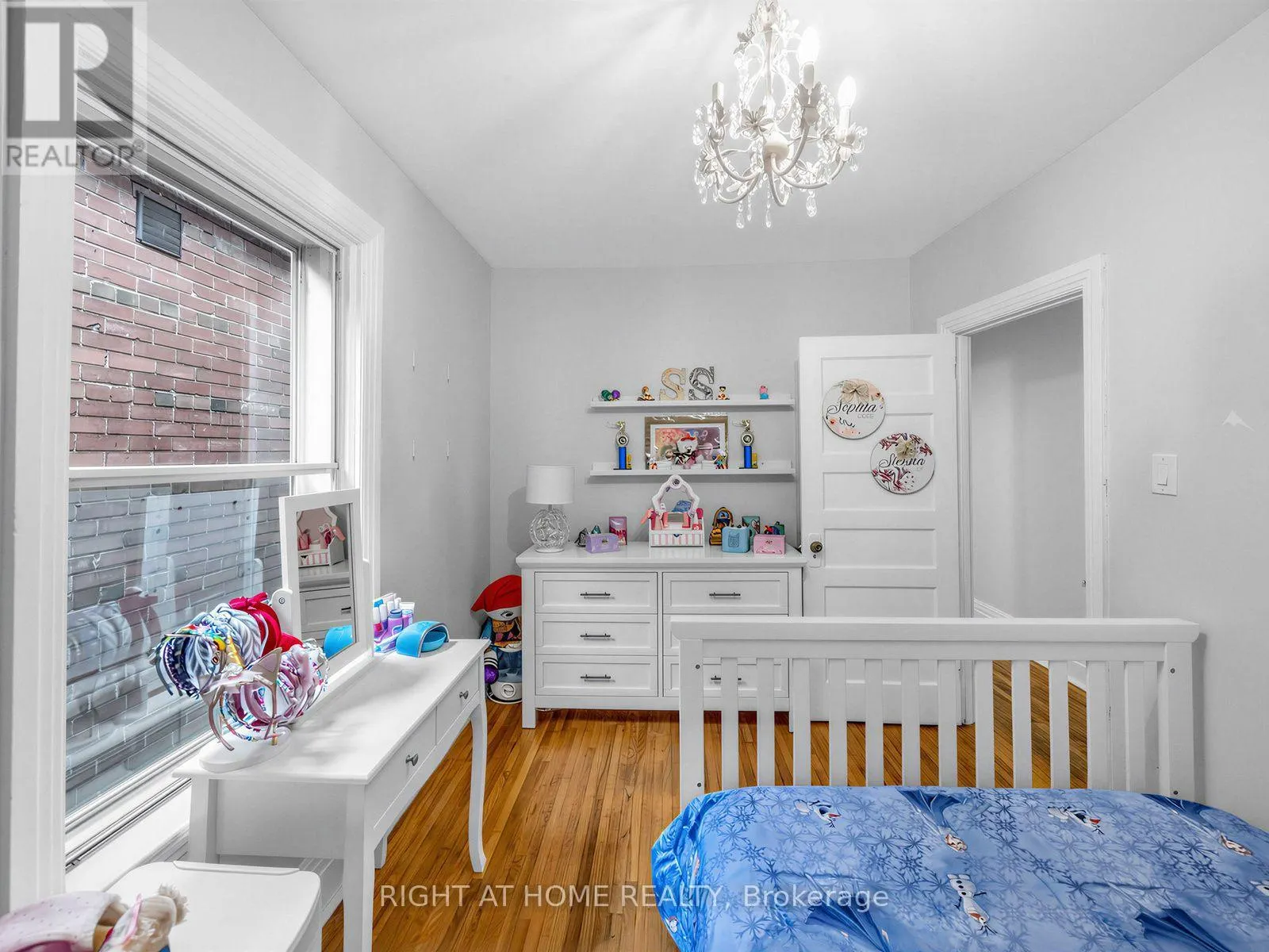 81 SILVERTHORN AVENUE