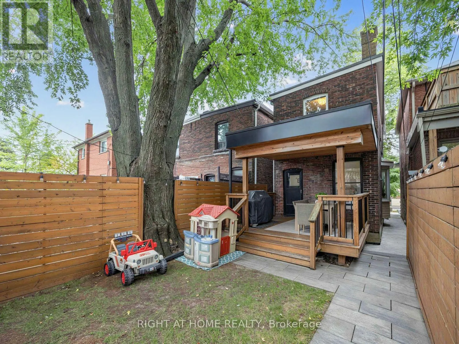 81 SILVERTHORN AVENUE
