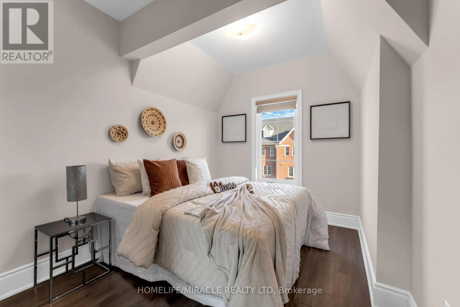 50 FOXSPARROW ROAD