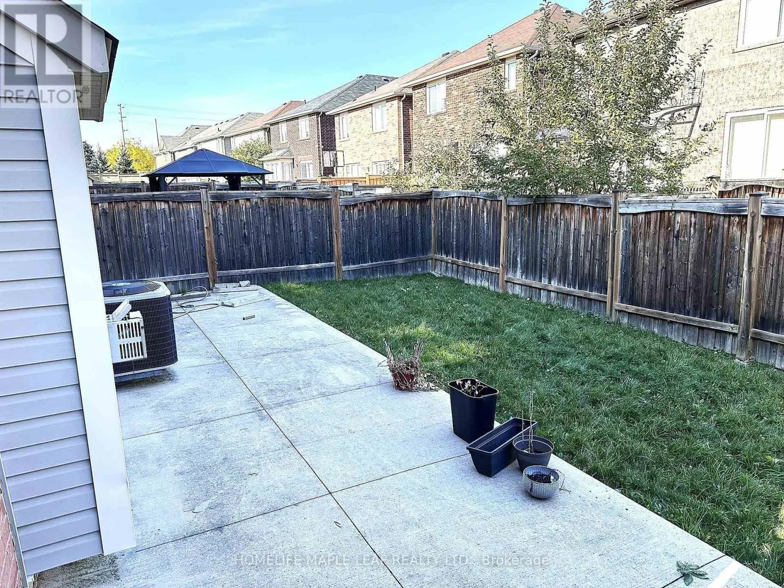 58 SEAFAIR CRESCENT