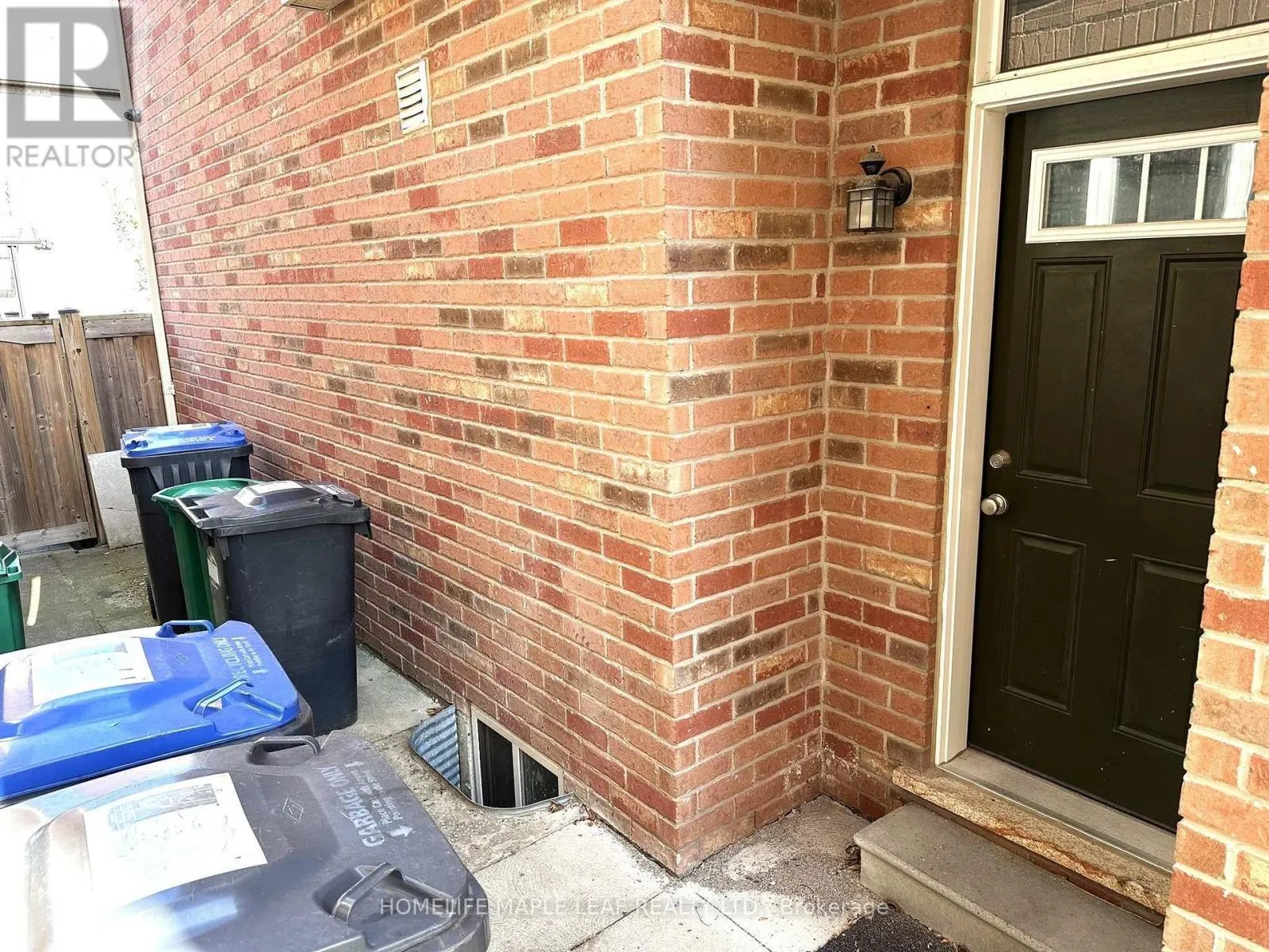 58 SEAFAIR CRESCENT