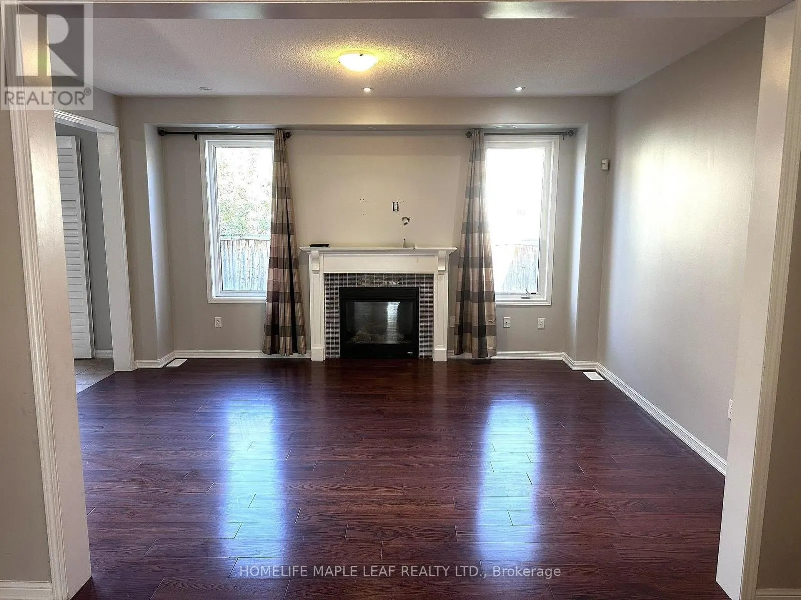 58 SEAFAIR CRESCENT