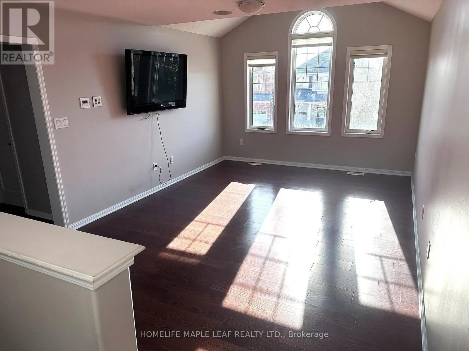 58 SEAFAIR CRESCENT
