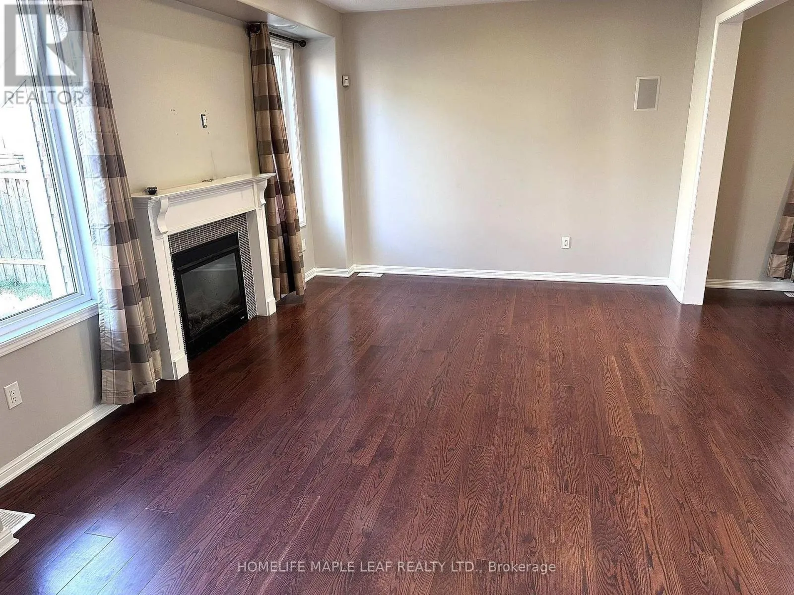 58 SEAFAIR CRESCENT