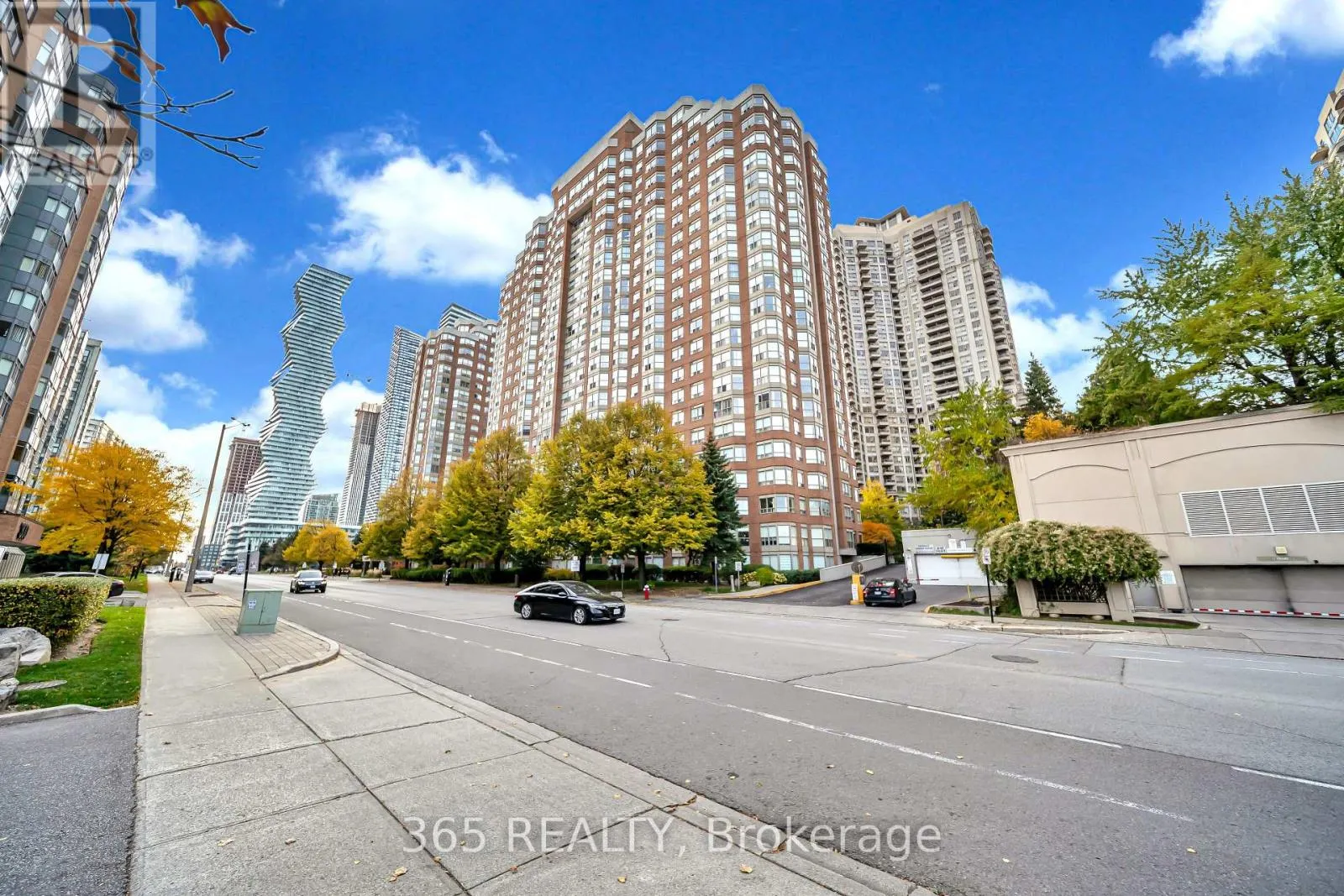 801 - 325 WEBB DRIVE