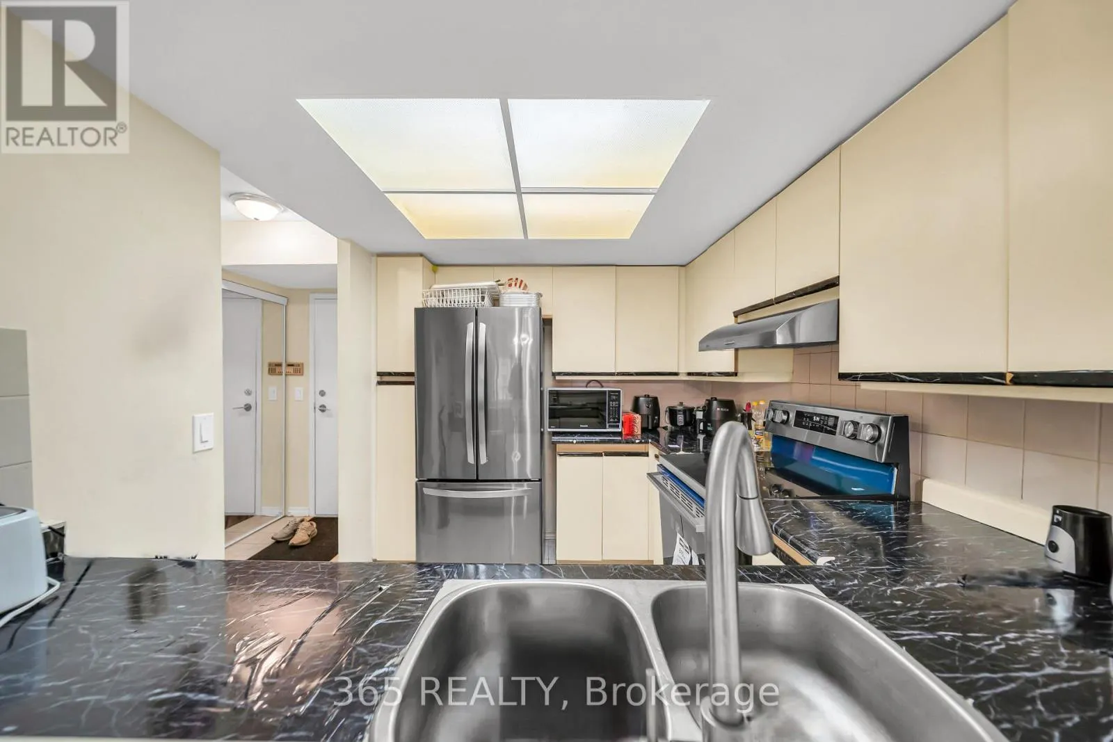 801 - 325 WEBB DRIVE