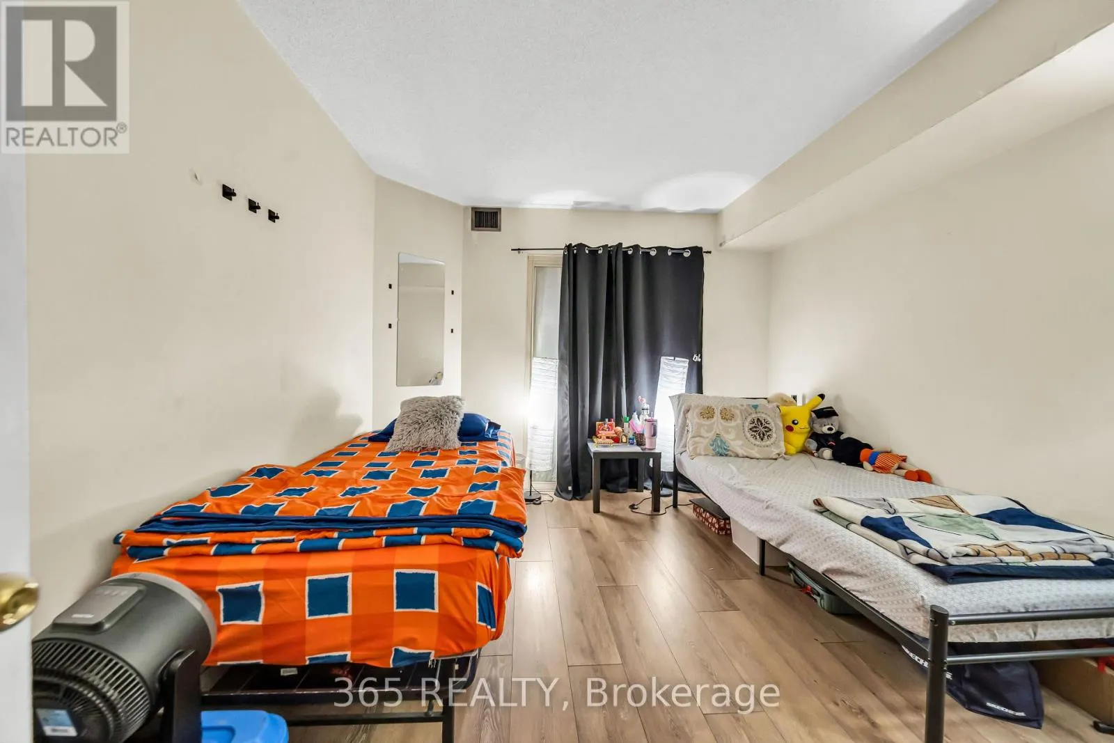 801 - 325 WEBB DRIVE