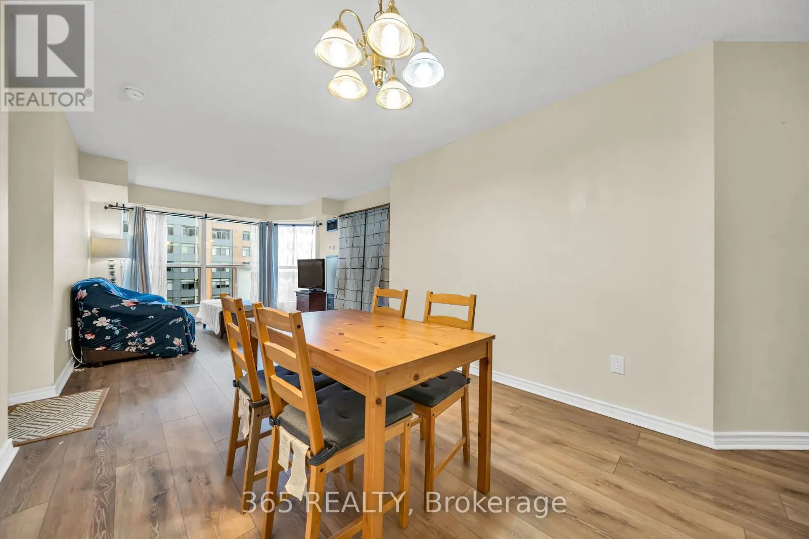801 - 325 WEBB DRIVE