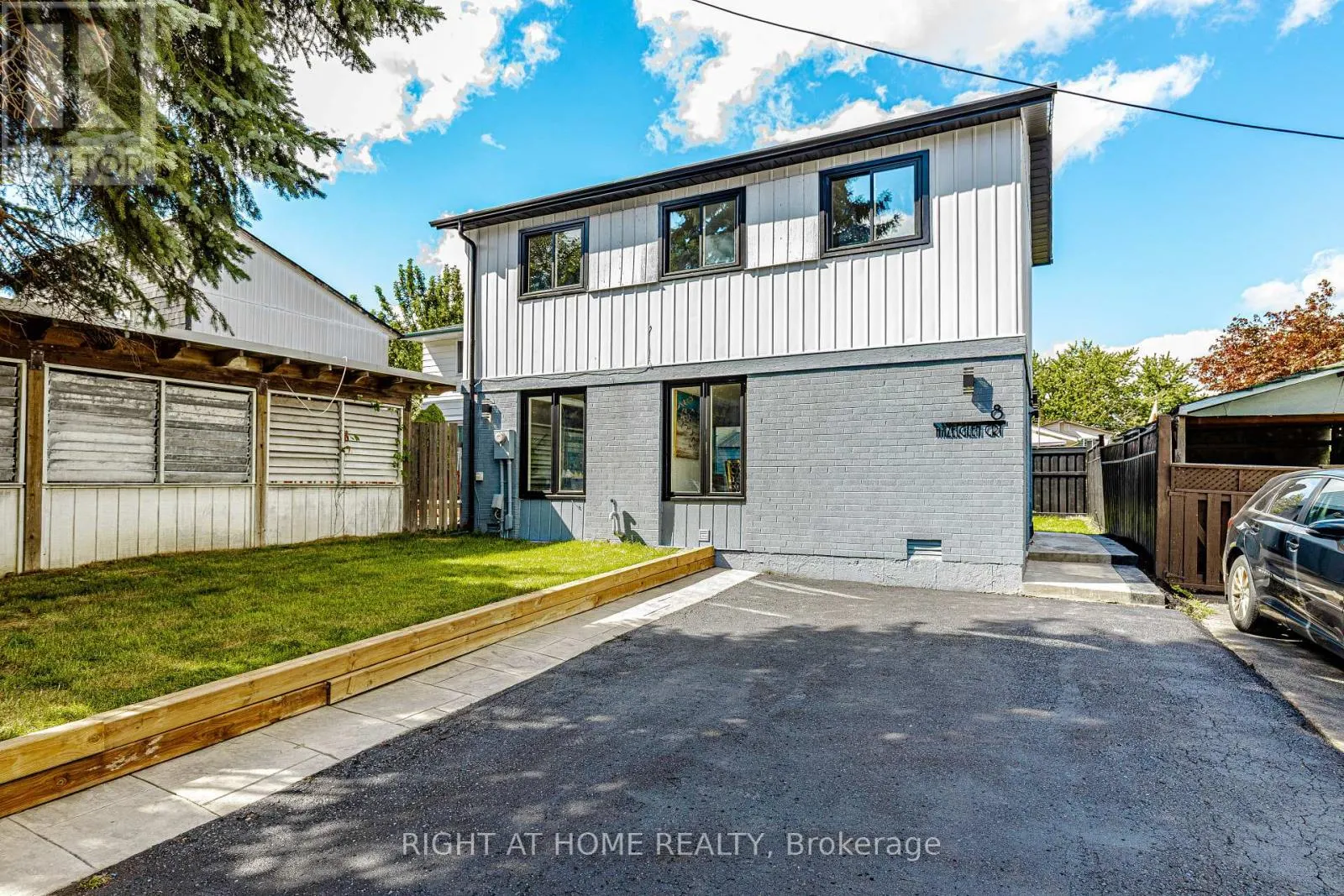 8 HAZELGLEN COURT