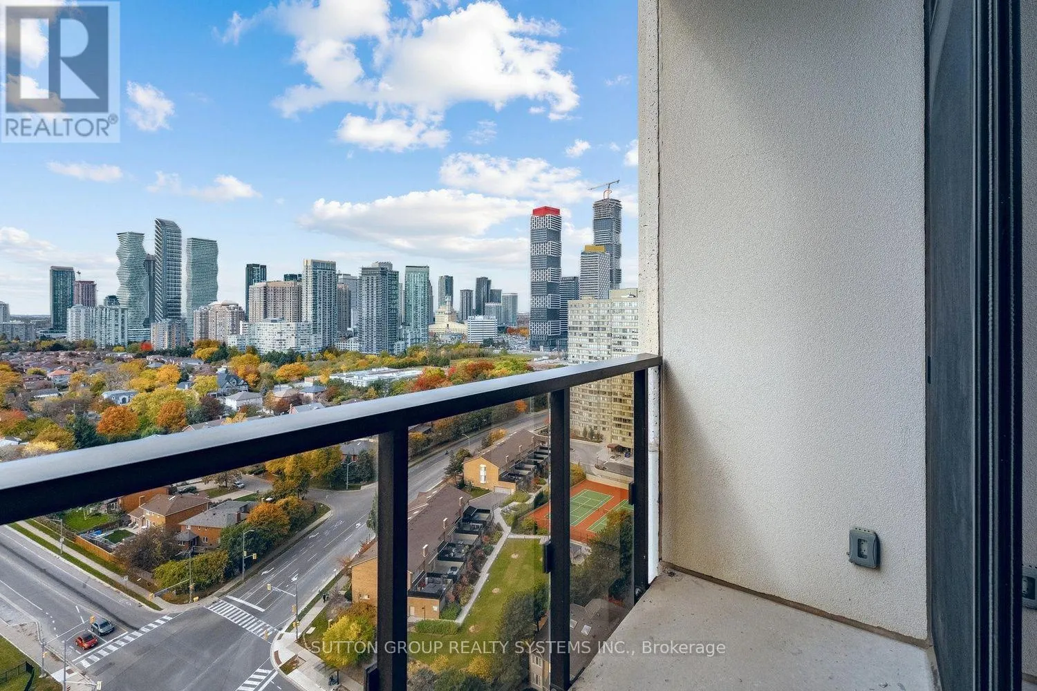 2208 - 36 ELM DRIVE W