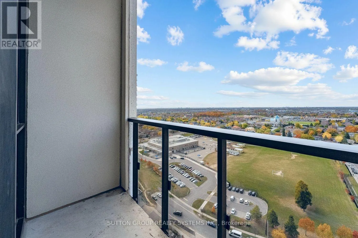 2208 - 36 ELM DRIVE W