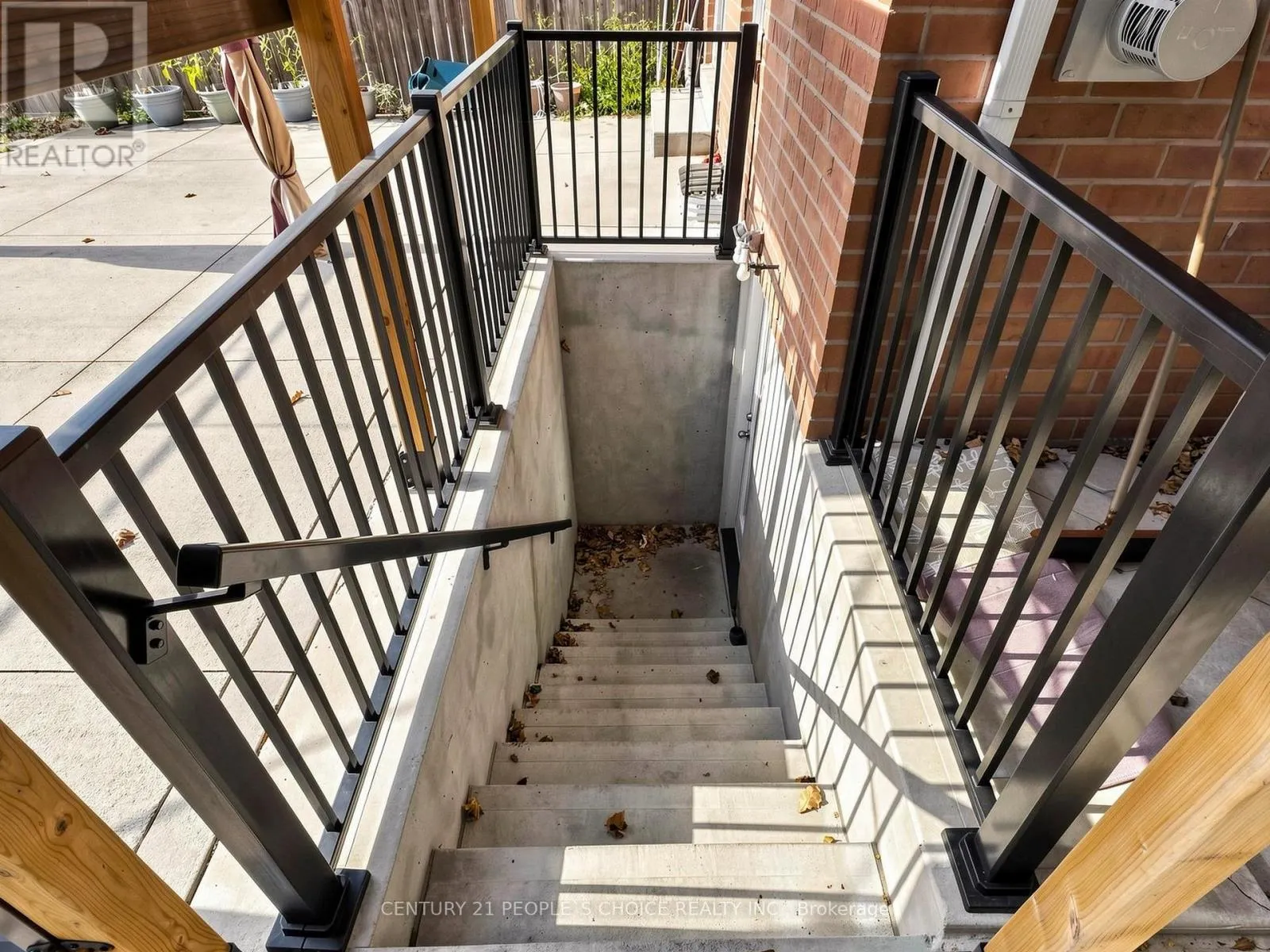 1200 WINDBROOK GROVE