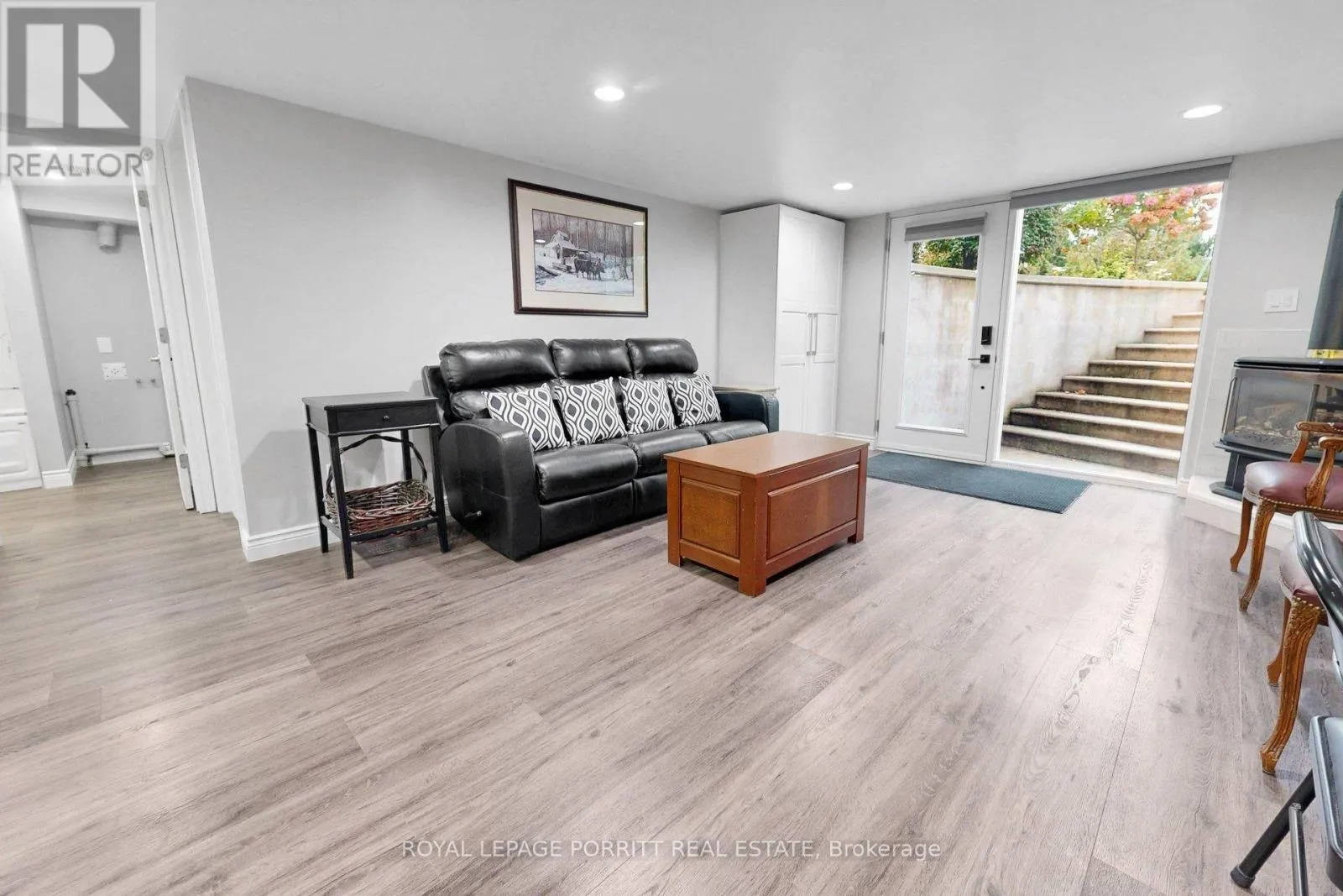 LOWER - 2515 EDENHURST DRIVE