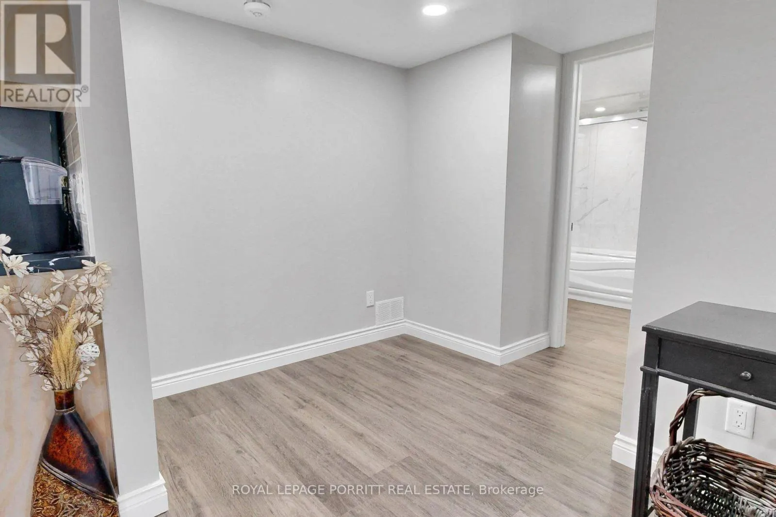 LOWER - 2515 EDENHURST DRIVE