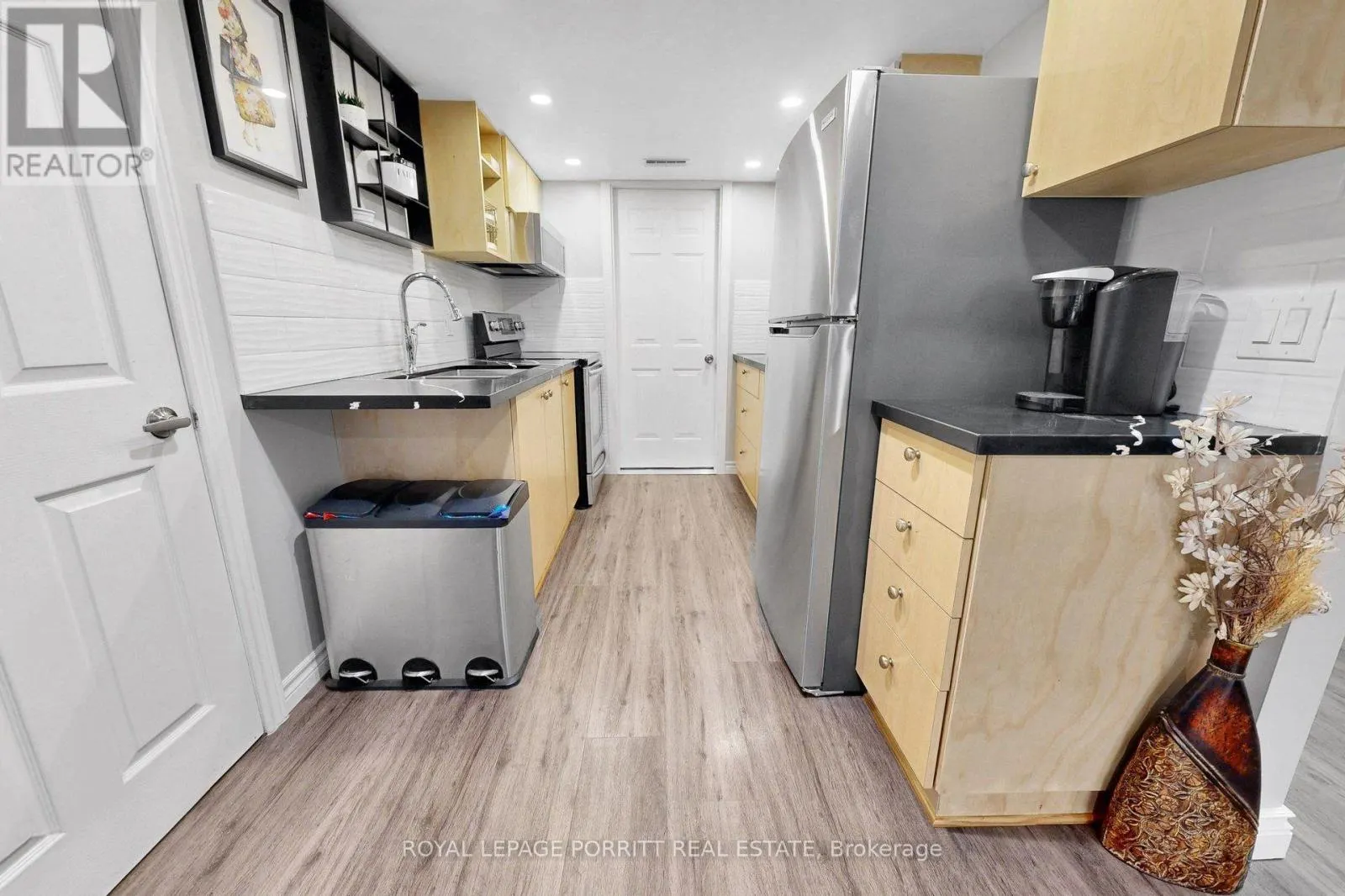 LOWER - 2515 EDENHURST DRIVE
