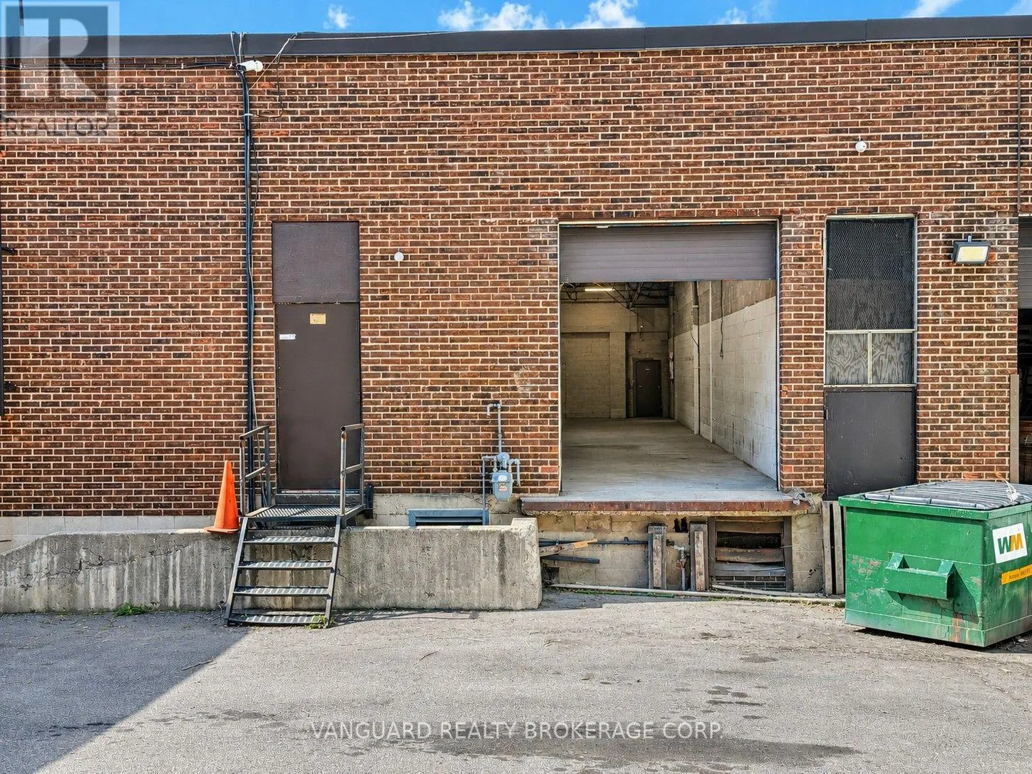 385 - 415 OAKDALE ROAD