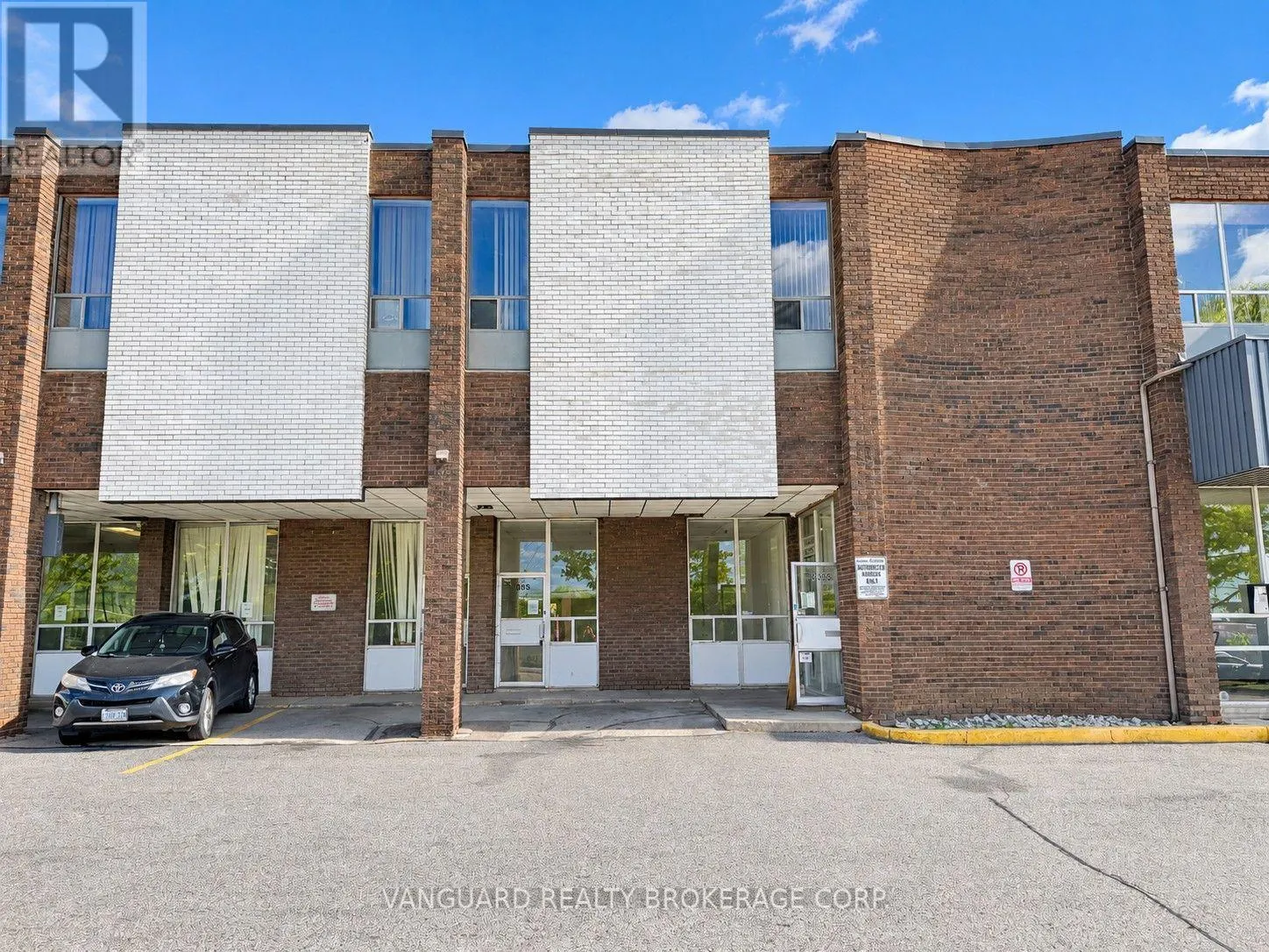 385 - 415 OAKDALE ROAD