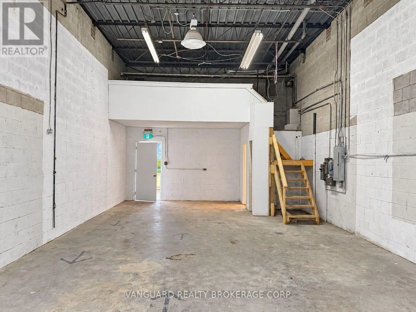 385 - 415 OAKDALE ROAD