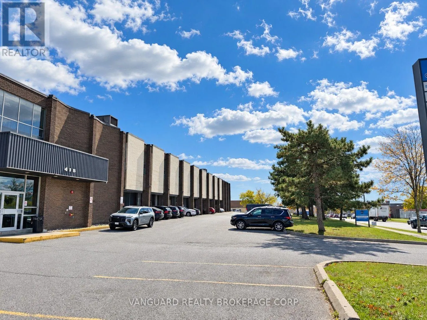 385 - 415 OAKDALE ROAD