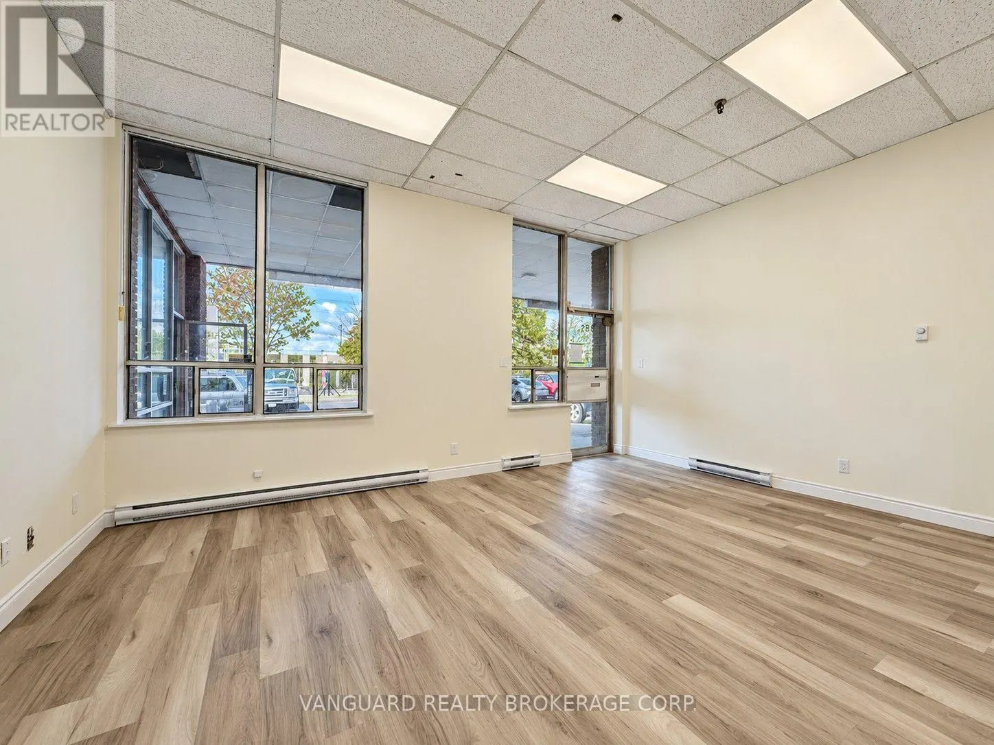 385 - 415 OAKDALE ROAD