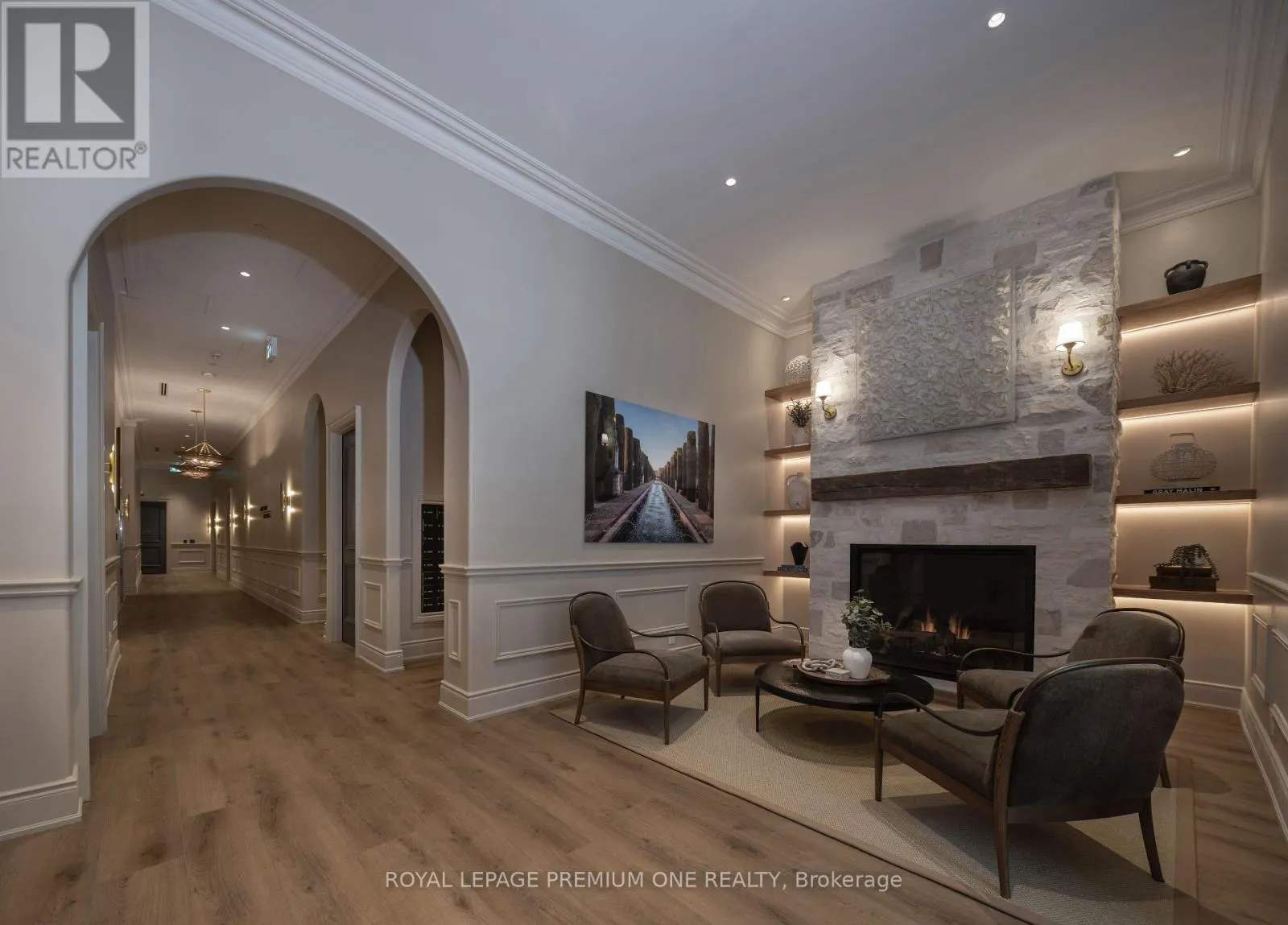 202 - 38 EARLINGTON AVENUE