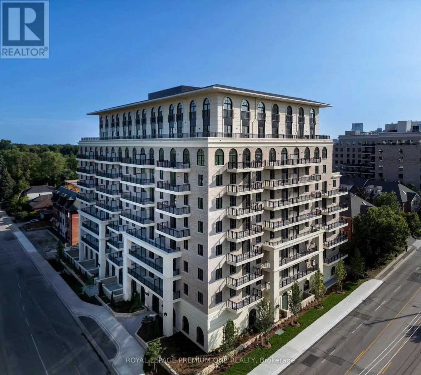 202 - 38 EARLINGTON AVENUE
