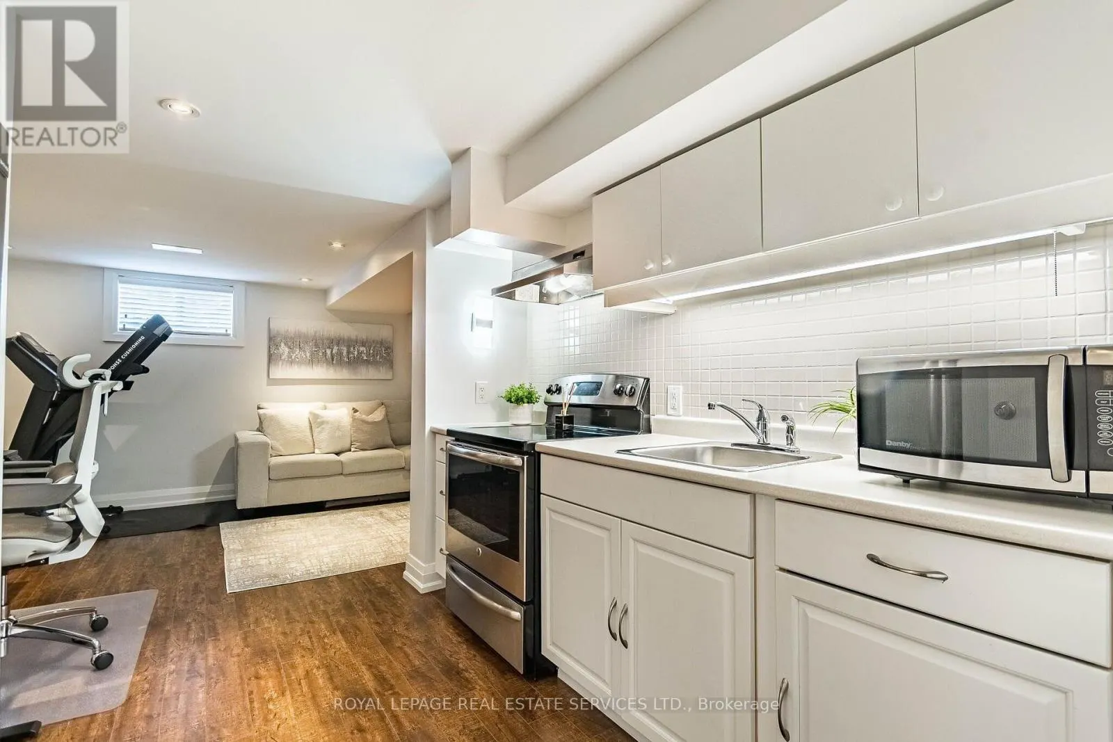 1192 FLAGSHIP DRIVE