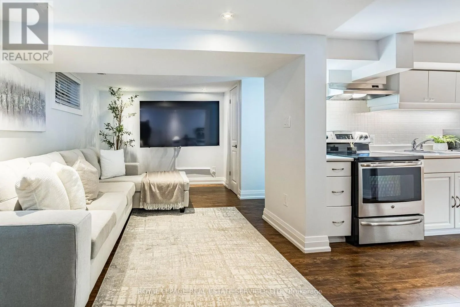 1192 FLAGSHIP DRIVE