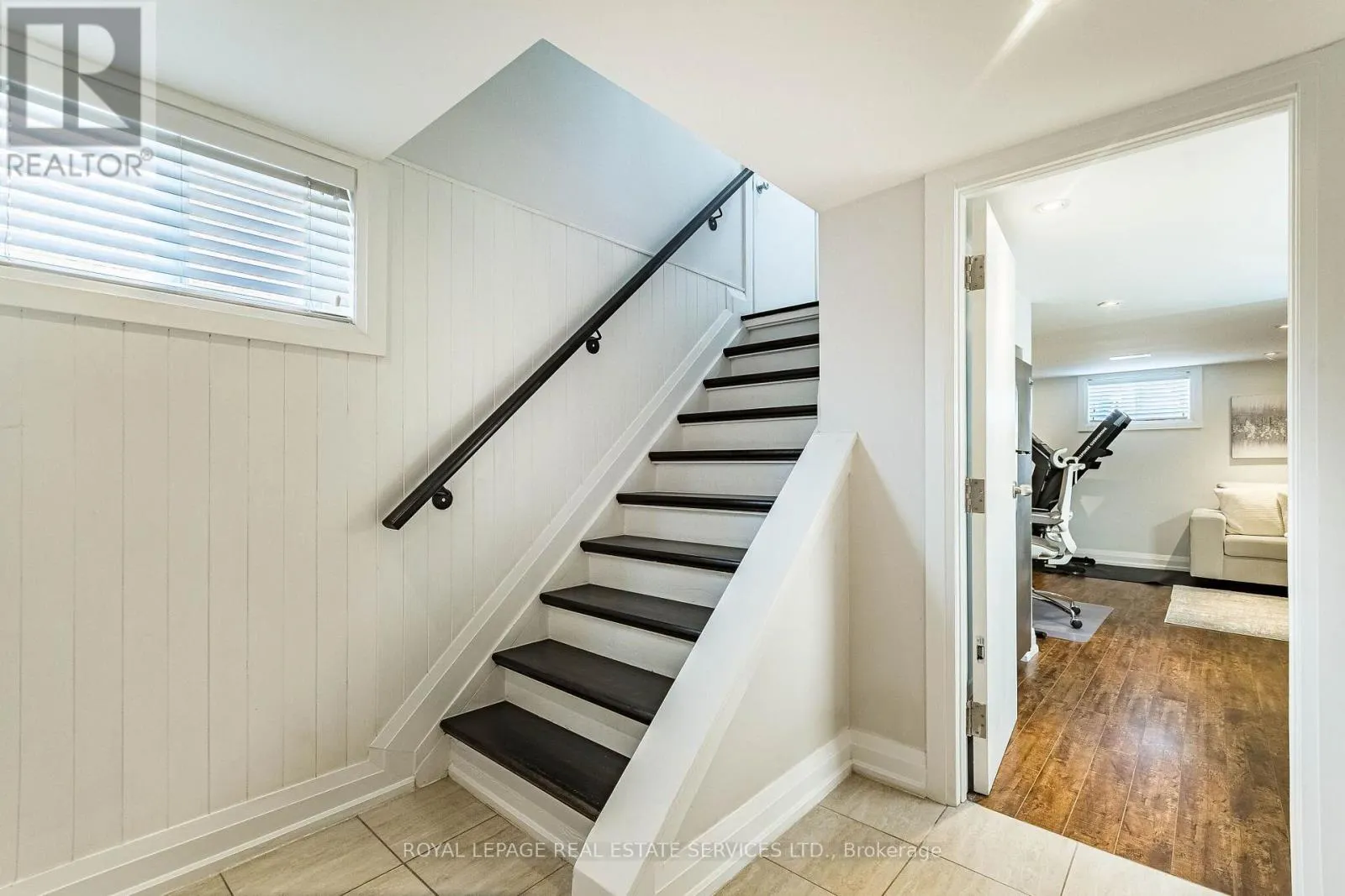 1192 FLAGSHIP DRIVE