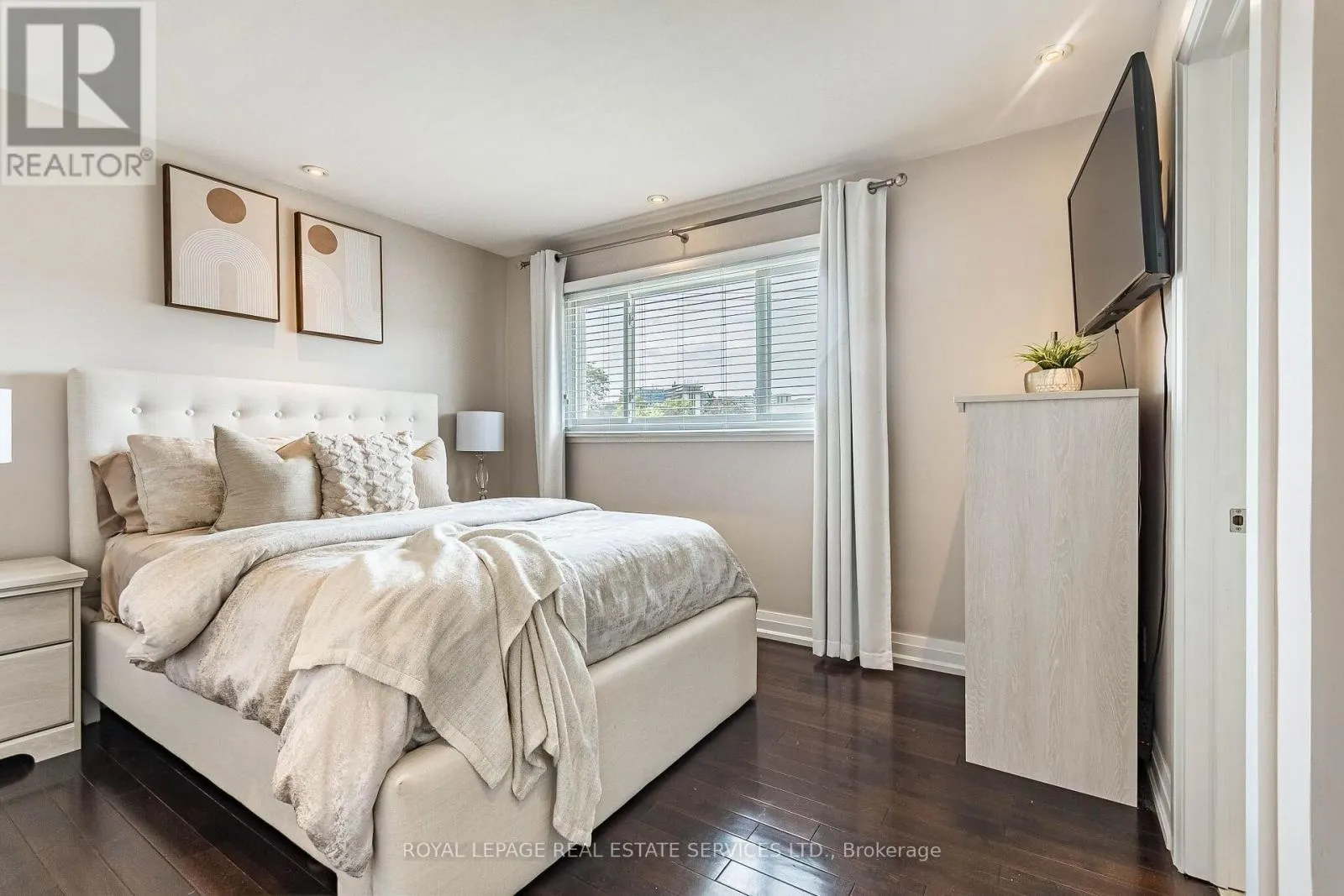 1192 FLAGSHIP DRIVE
