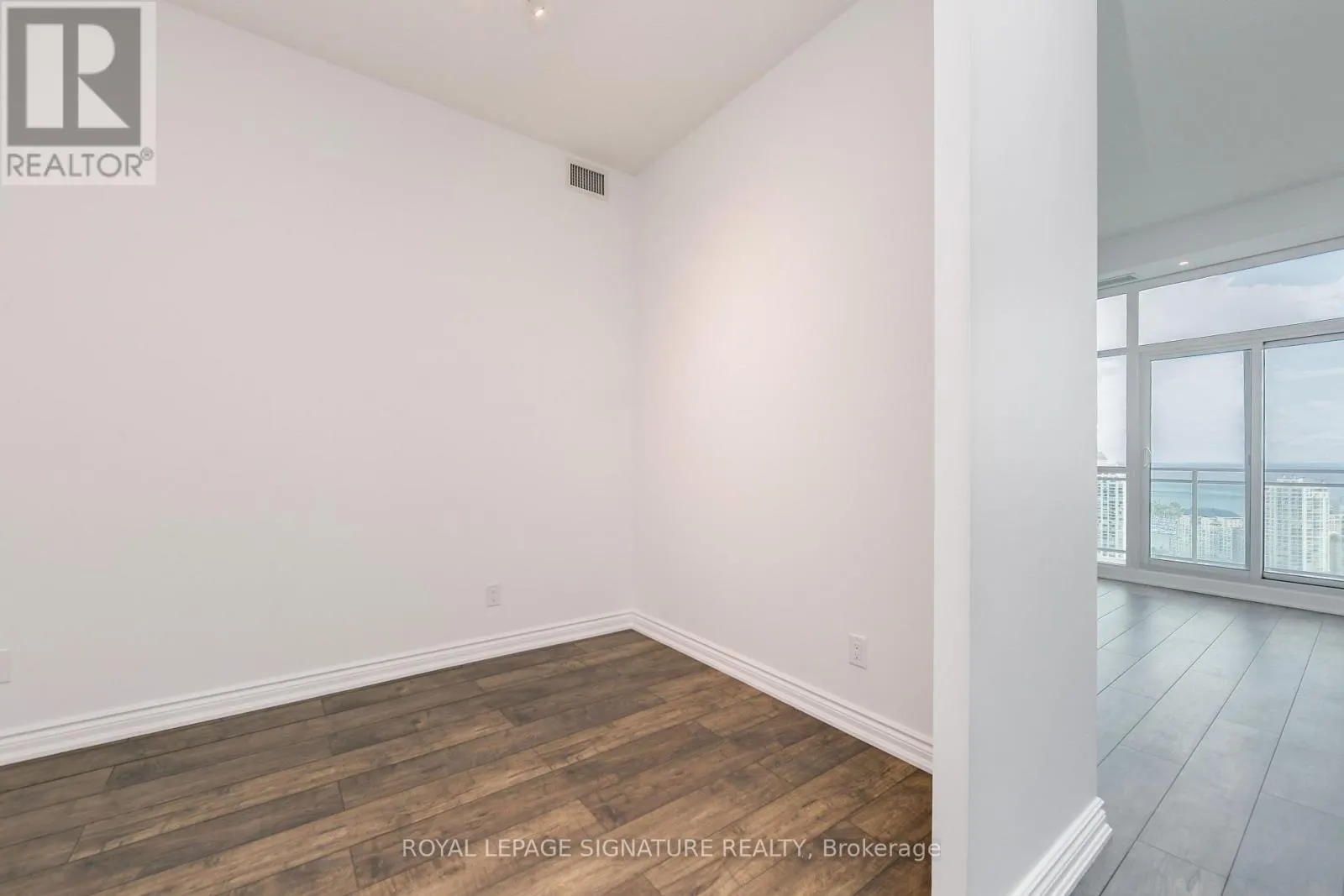 3028 - 165 LEGION ROAD N