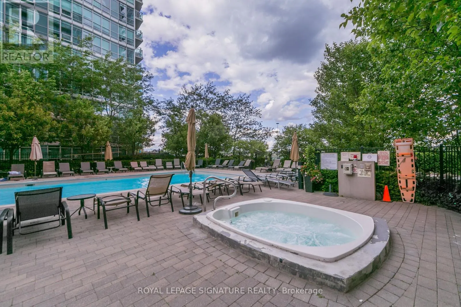 3028 - 165 LEGION ROAD N