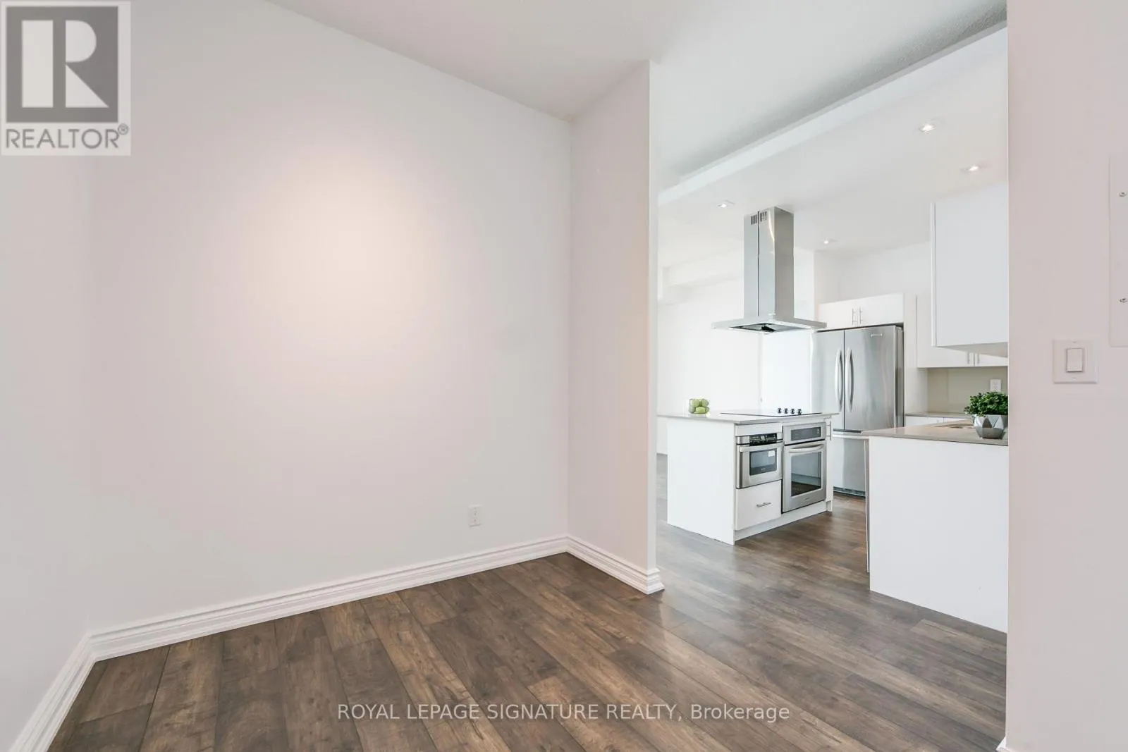 3028 - 165 LEGION ROAD N